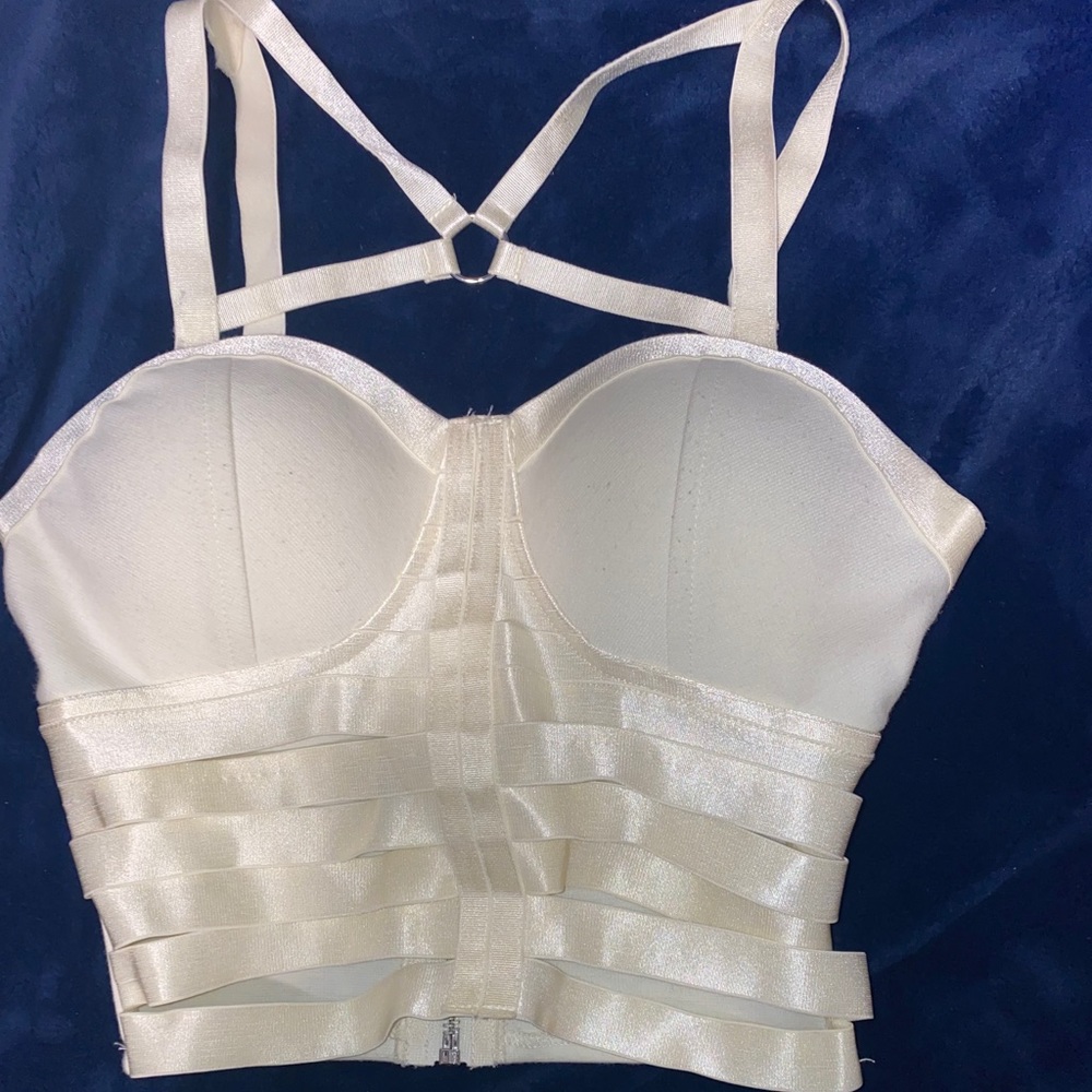 white cropped open top